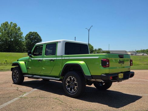 New 2026 Jeep Gladiator Sport AWD/4WD image 4
