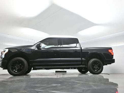 Used 2025 Ford F150 Lightning XLT AWD/4WD image 7