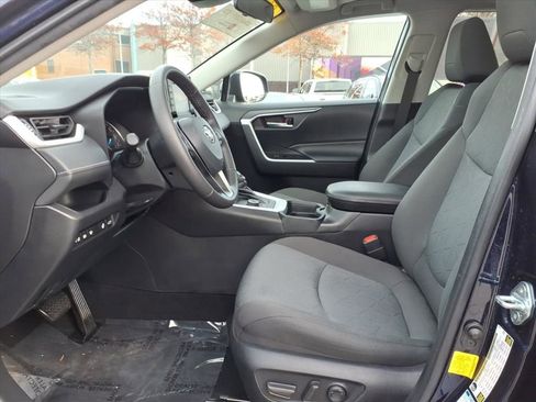 Used 2021 Toyota RAV4 XLE image 6