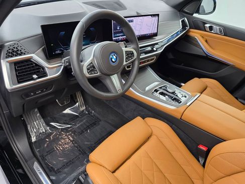 Used 2025 BMW X5 xDrive50e w/ M Sport Package image 10