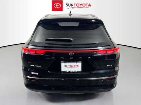Used 2025 Toyota Crown Signia AWD/4WD image 5