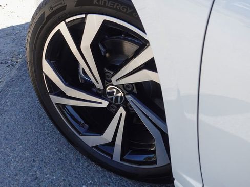 New 2025 Volkswagen Jetta SEL image 10