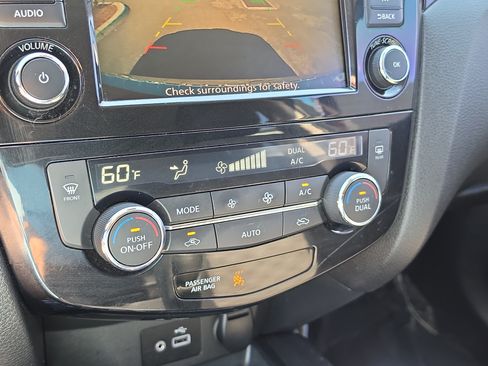 Used 2021 Nissan Rogue Sport SV AWD/4WD image 24