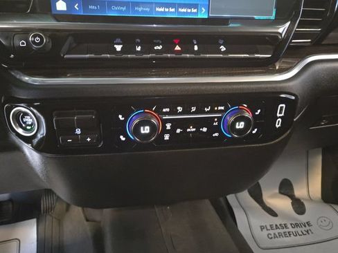 Used 2025 Chevrolet Silverado 2500 LT AWD/4WD image 18