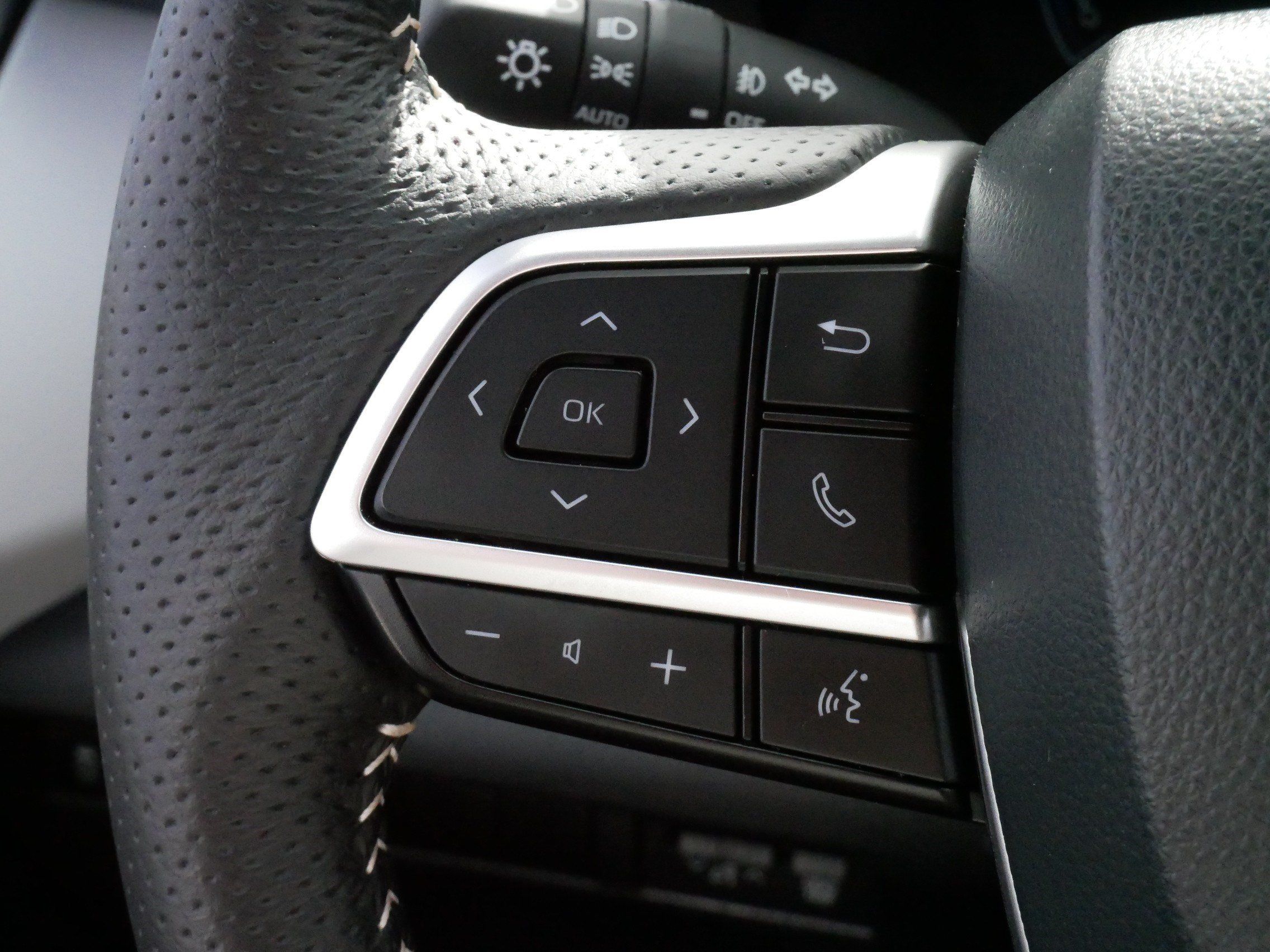 Certified 2026 Toyota Sienna XSE FWD image 27
