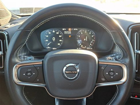 Used 2019 Volvo XC40 T5 R-Design image 20