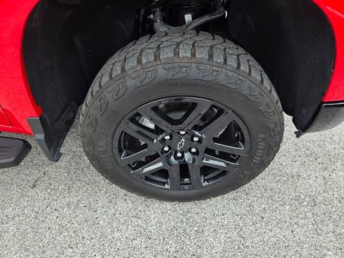 Used 2026 Chevrolet Silverado 1500 Custom Trail Boss w/ LPO, Dark Essentials Package AWD/4WD image 19
