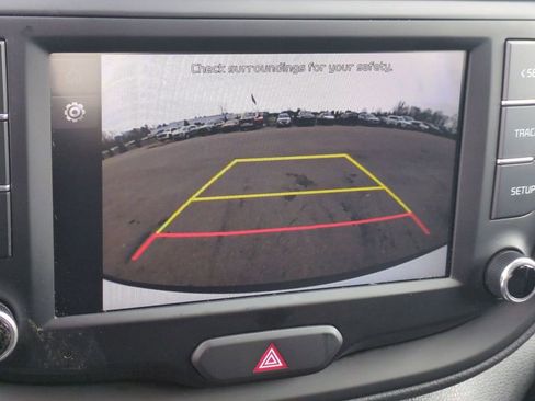 Used 2025 Kia Soul LX w/ LX Technology Package FWD image 14