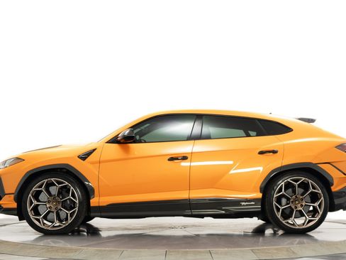 Used 2024 Lamborghini Urus Performante AWD/4WD image 6