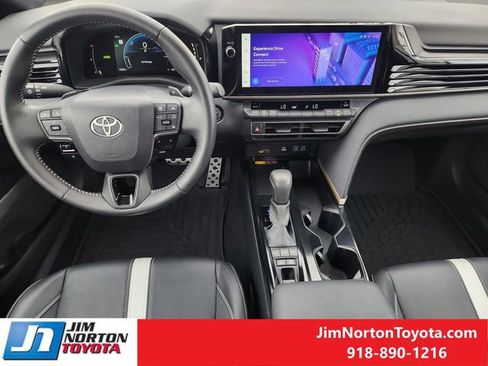 Used 2025 Toyota Camry SE w/ Multimedia Upgrade Package image 28