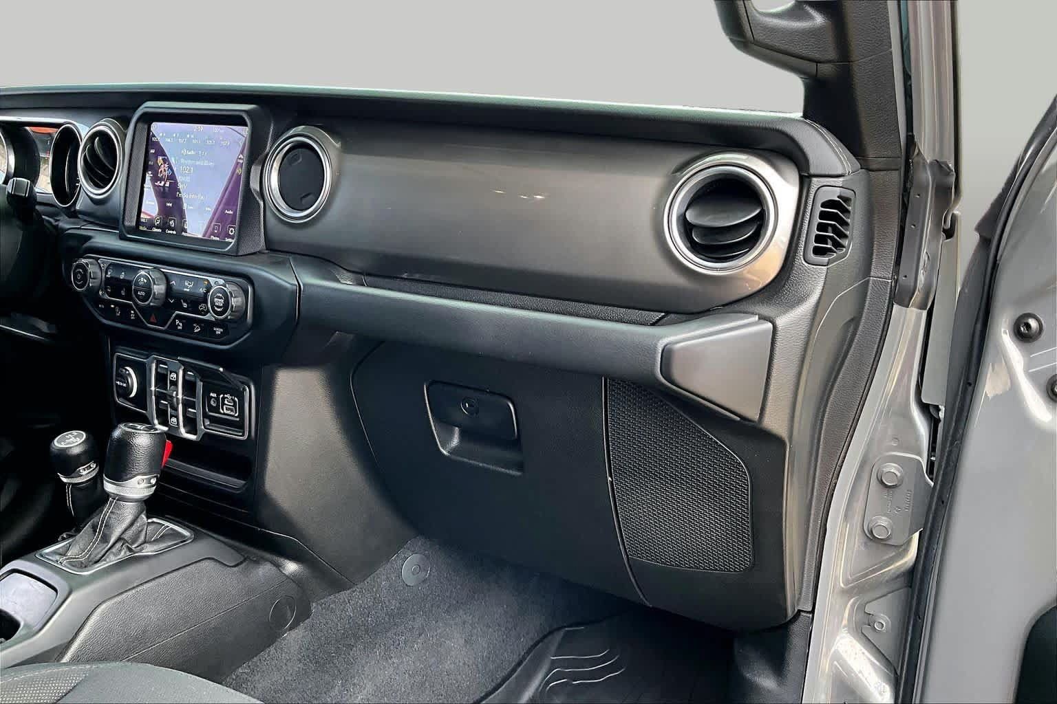 Used 2020 Jeep Wrangler Unlimited Sahara AWD/4WD image 19