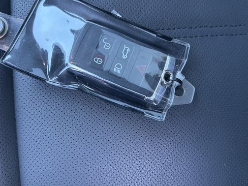 Used 2026 Land Rover Range Rover Velar Dynamic SE image 36