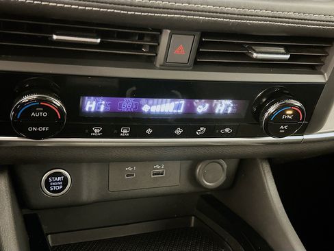 Used 2023 Nissan Rogue SV image 23