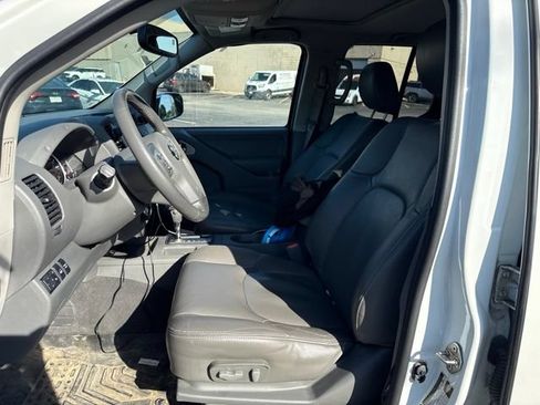 Used 2019 Nissan Frontier SL AWD/4WD image 13