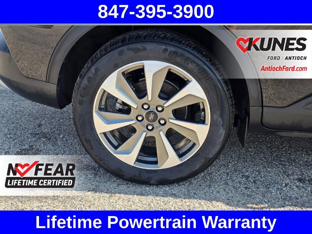 Certified 2025 Ford Escape Platinum AWD/4WD image 14