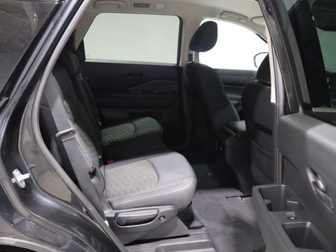 Used 2024 Nissan Pathfinder S AWD/4WD image 20