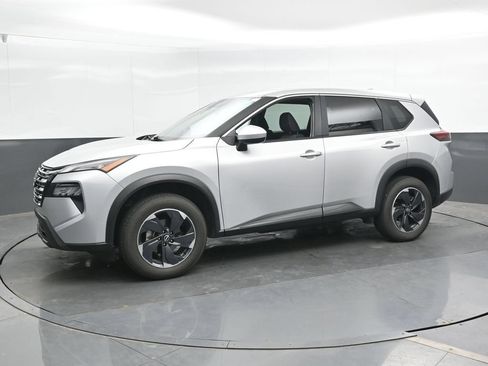 Used 2025 Nissan Rogue SV AWD/4WD image 7