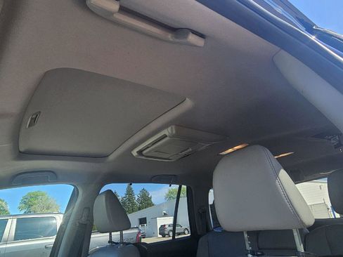Used 2017 Honda Pilot EX-L image 11