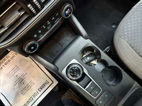 Certified 2020 Ford Escape SE image 32