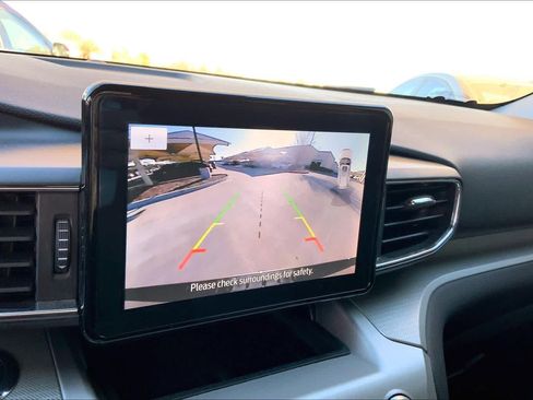 Used 2022 Ford Explorer XLT w/ Equipment Group 202A image 28