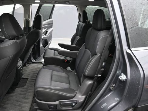Used 2025 Subaru Ascent Premium image 13