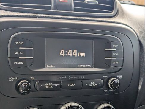 Used 2016 Kia Soul + FWD image 8