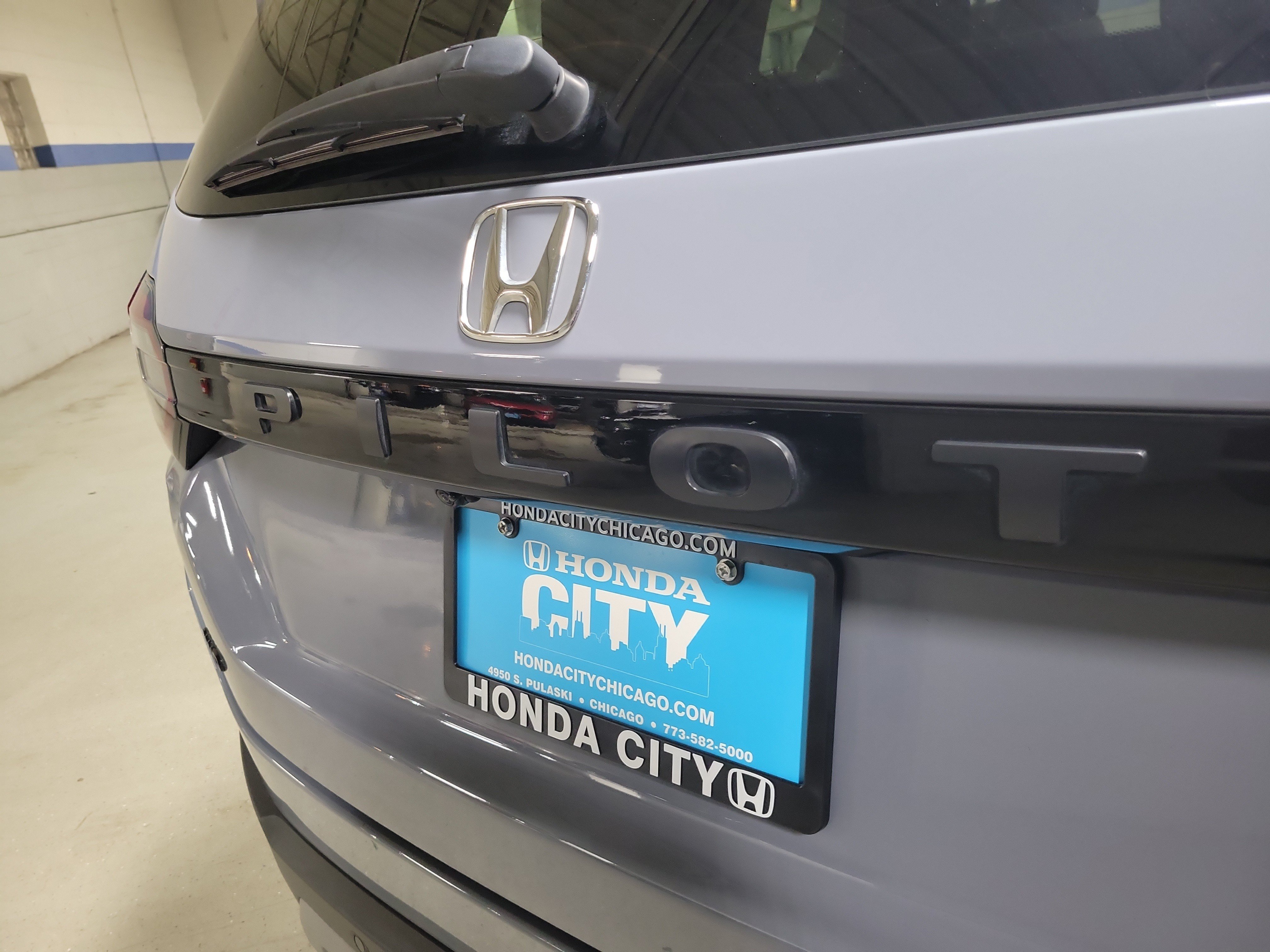 Used 2025 Honda Pilot TrailSport image 9