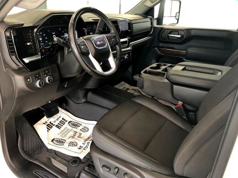Used 2024 GMC Sierra 2500 SLE w/ SLE Convenience Package image 5