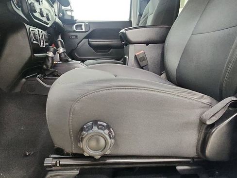 Used 2018 Jeep Wrangler Unlimited Sport S image 15