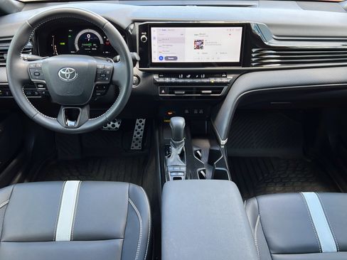 Used 2025 Toyota Camry SE w/ Multimedia Upgrade Package FWD image 10
