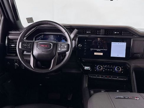 Used 2024 GMC Sierra 3500 AT4 w/ AT4 Premium Plus Package AWD/4WD image 11