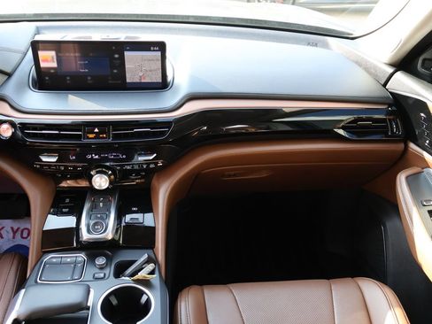 Used 2024 Acura MDX SH-AWD w/ Technology Package image 15
