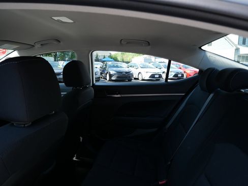 Used 2018 Hyundai Elantra SE FWD image 20