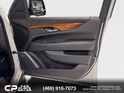 Used 2019 Cadillac Escalade Luxury RWD image 26