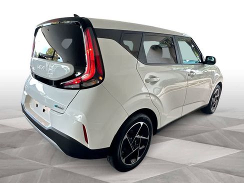 Used 2023 Kia Soul EX FWD image 8