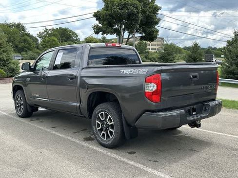 Used 2018 Toyota Tundra SR5 w/ TRD Off Road Package AWD/4WD image 20
