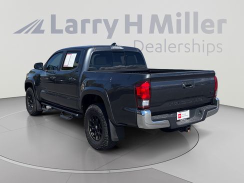 Used 2020 Toyota Tacoma SR5 RWD image 3