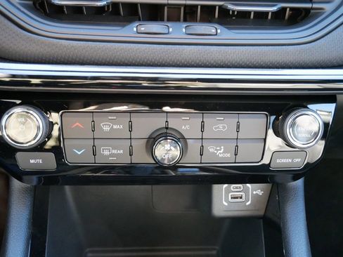 New 2026 Jeep Compass Latitude AWD/4WD image 47