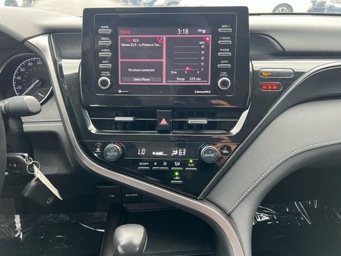 Used 2023 Toyota Camry SE FWD image 12