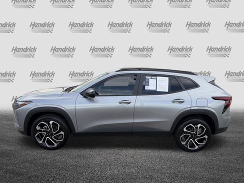 Used 2025 Chevrolet Trax RS w/ Driver Confidence Package FWD image 9