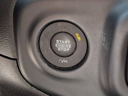 Used 2021 Jeep Wrangler Unlimited Sahara w/ LED Lighting Group AWD/4WD image 29