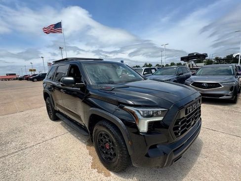 Used 2025 Toyota Sequoia TRD Pro AWD/4WD image 2