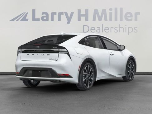 New 2026 Toyota Prius Plug-In Hybrid image 2