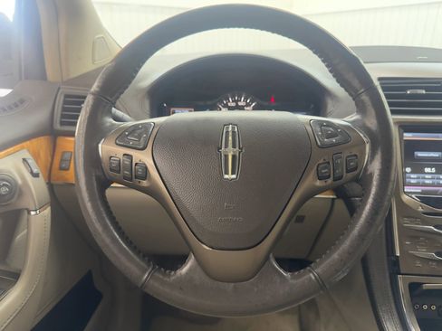 Used 2015 Lincoln MKX AWD w/ Equipment Group 102A image 17