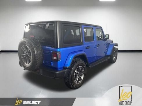 Used 2023 Jeep Wrangler Unlimited Sahara AWD/4WD image 20