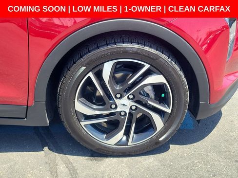 Used 2023 Chevrolet Bolt LT w/ Infotainment Package FWD image 7