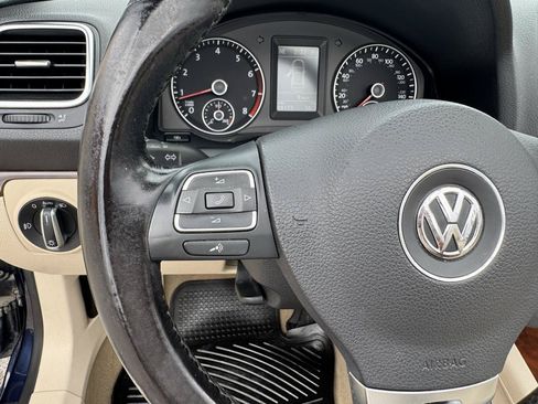 Used 2012 Volkswagen Eos Lux FWD image 22