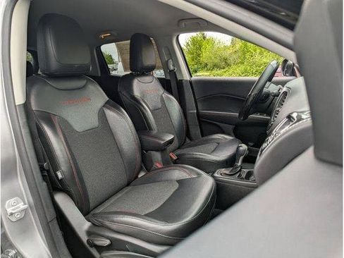 Used 2019 Jeep Compass Trailhawk AWD/4WD image 74