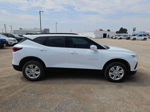 Used 2022 Chevrolet Blazer LT FWD image 9