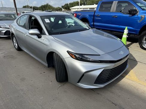 Used 2025 Toyota Camry LE FWD image 3